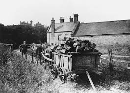 Fully loaded horse tram, secured with a freewheel pawl against unintentional rolling downhill