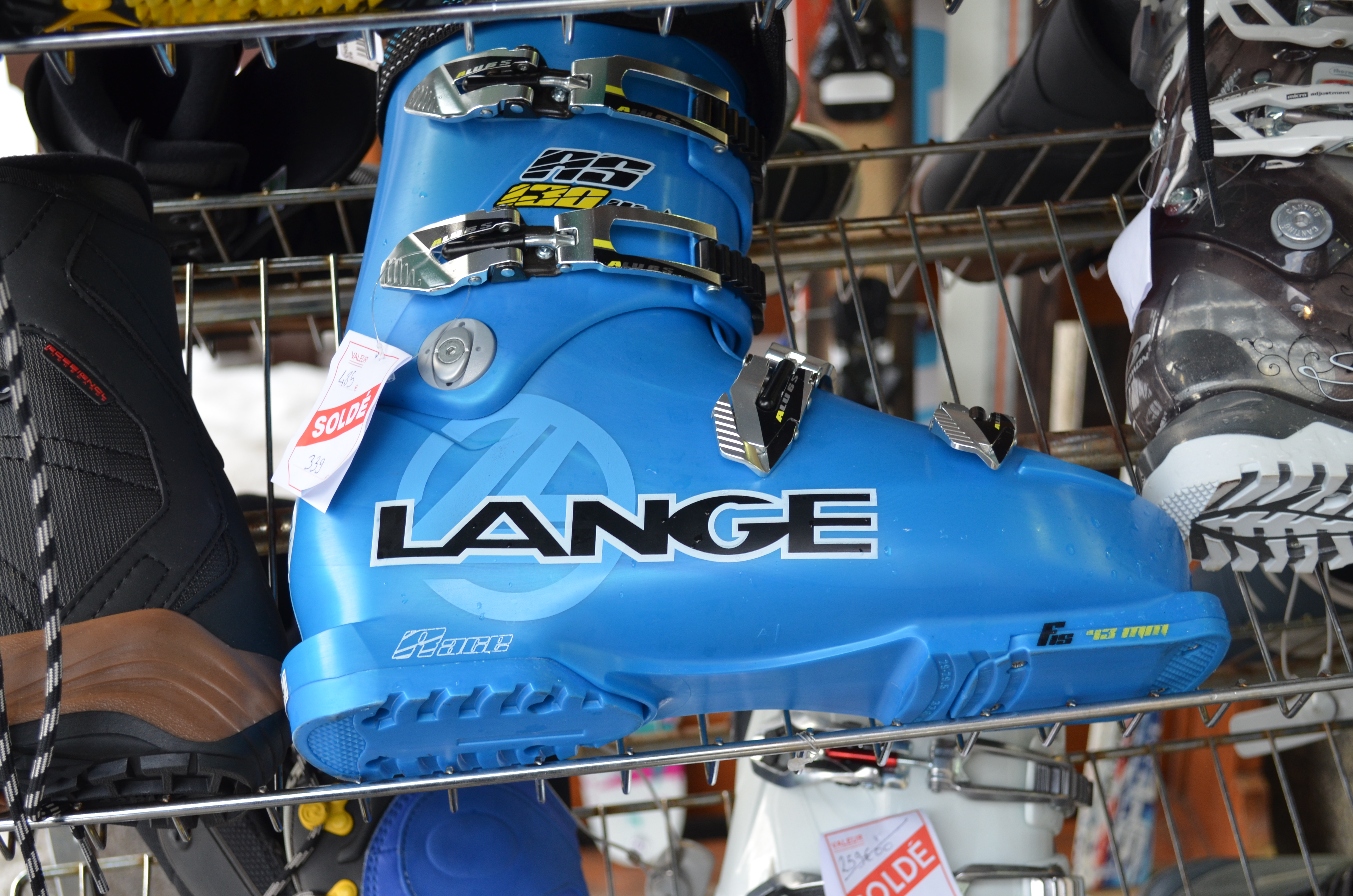 Lange (ski boots) - Wikipedia