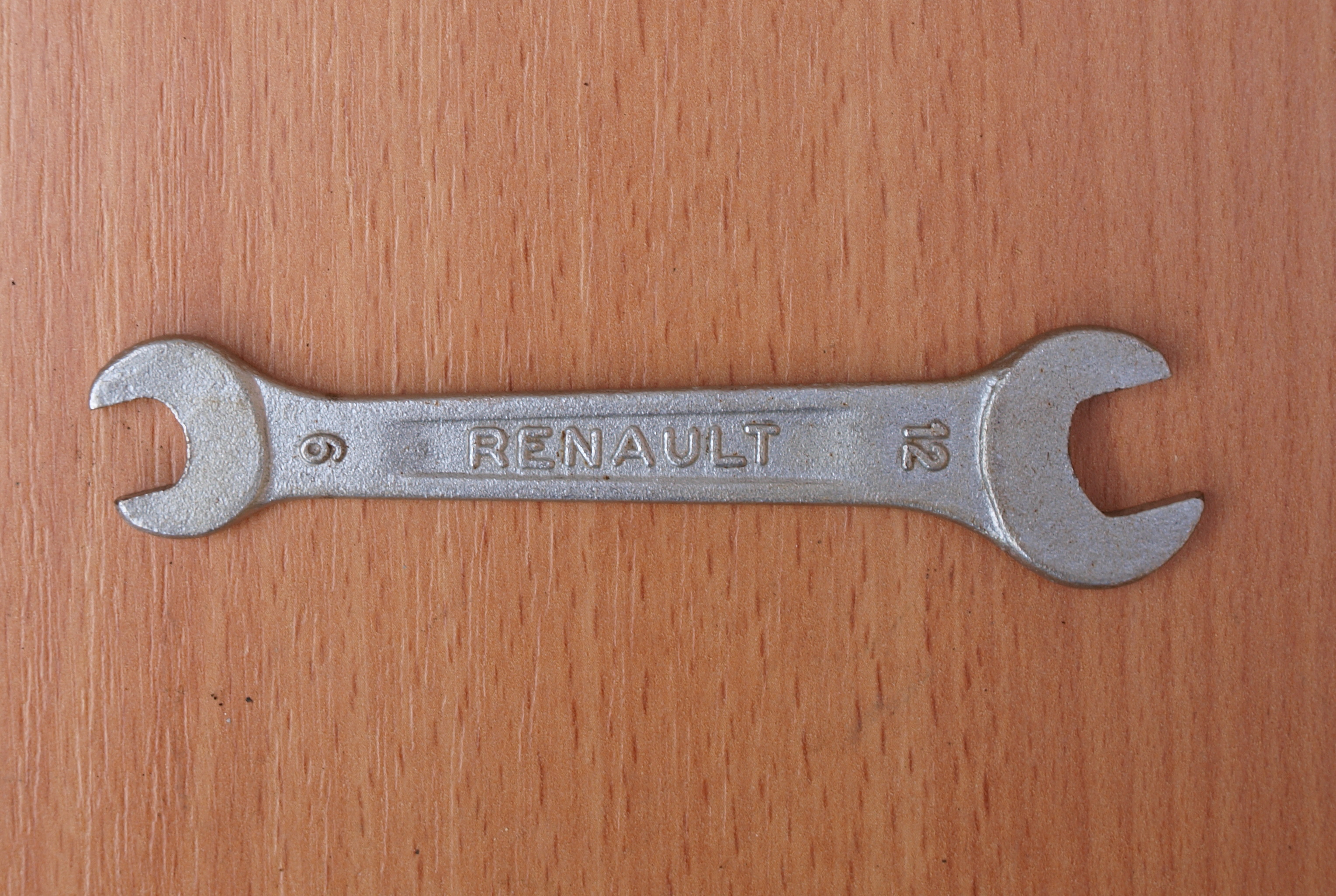File:Clé plate 9-12 Renault.jpg - Wikimedia Commons