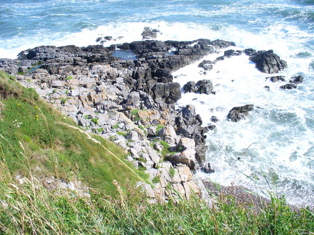 File:Coast Below Rams Tor - geograph.org.uk - 1481452.jpg