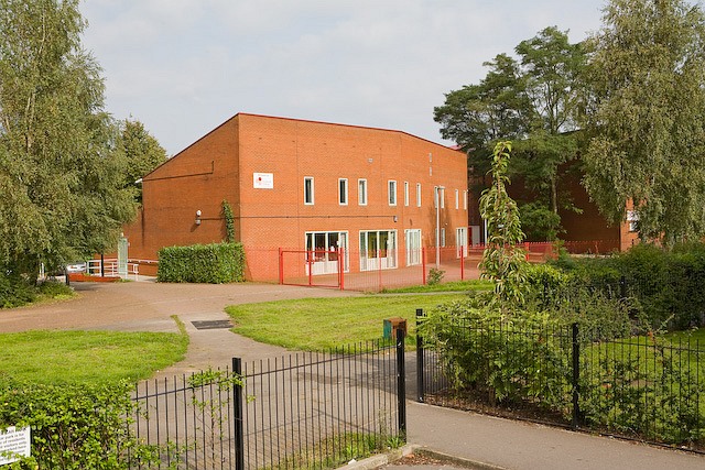 File:Crestwood Community School, Boyatt Wood - geograph.org.uk - 965487.jpg