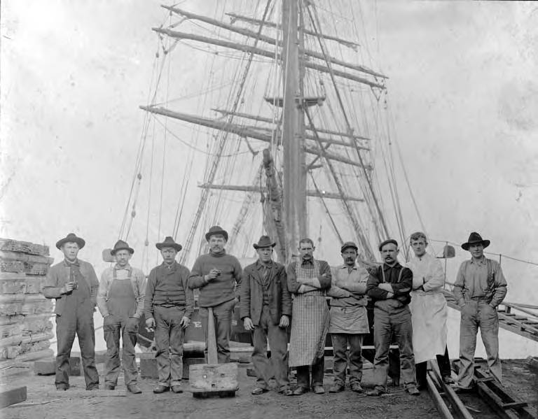 File:Crew of three-masted bark HESPER posed in front of ship, Washington, ca 1900 (HESTER 791).jpeg