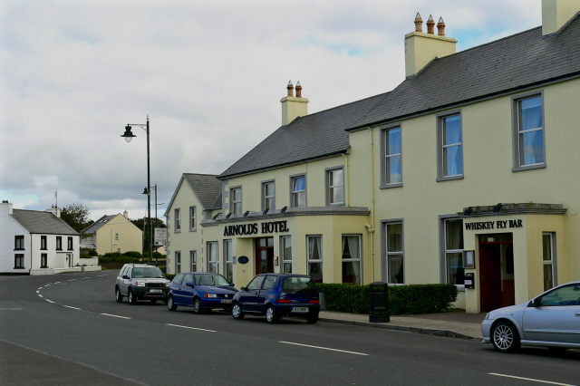 File:Dunfanaghy - Arnold's Hotel and Whiskey Fly Bar. - geograph.org.uk - 1182747.jpg