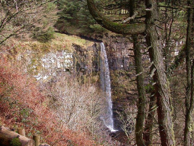 File:Eas Mor Waterfall, Arran - geograph.org.uk - 41873.jpg
