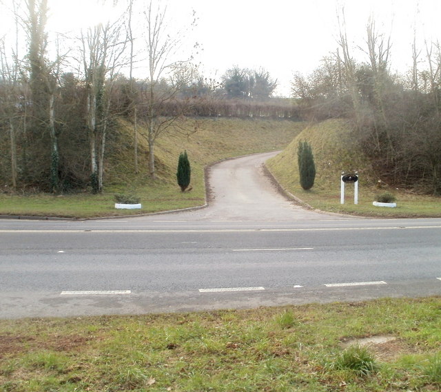 File:Entrance drive to Hunters Lodge near Llandevaud - geograph.org.uk - 2267566.jpg