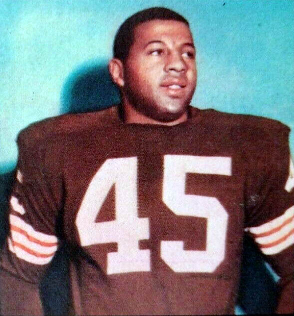 Willie Davis, Pro Football Hall of Famer, dies