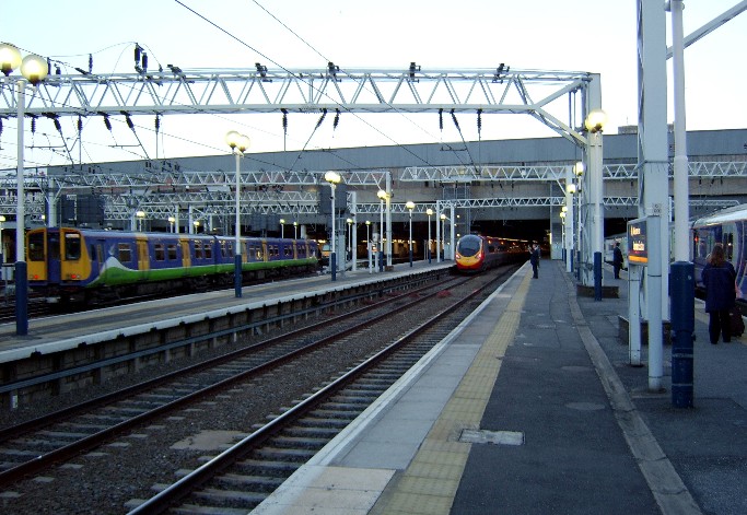 File:Euston platforms.jpg