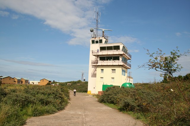 File:Humber Pilot Station - geograph.org.uk - 621942.jpg