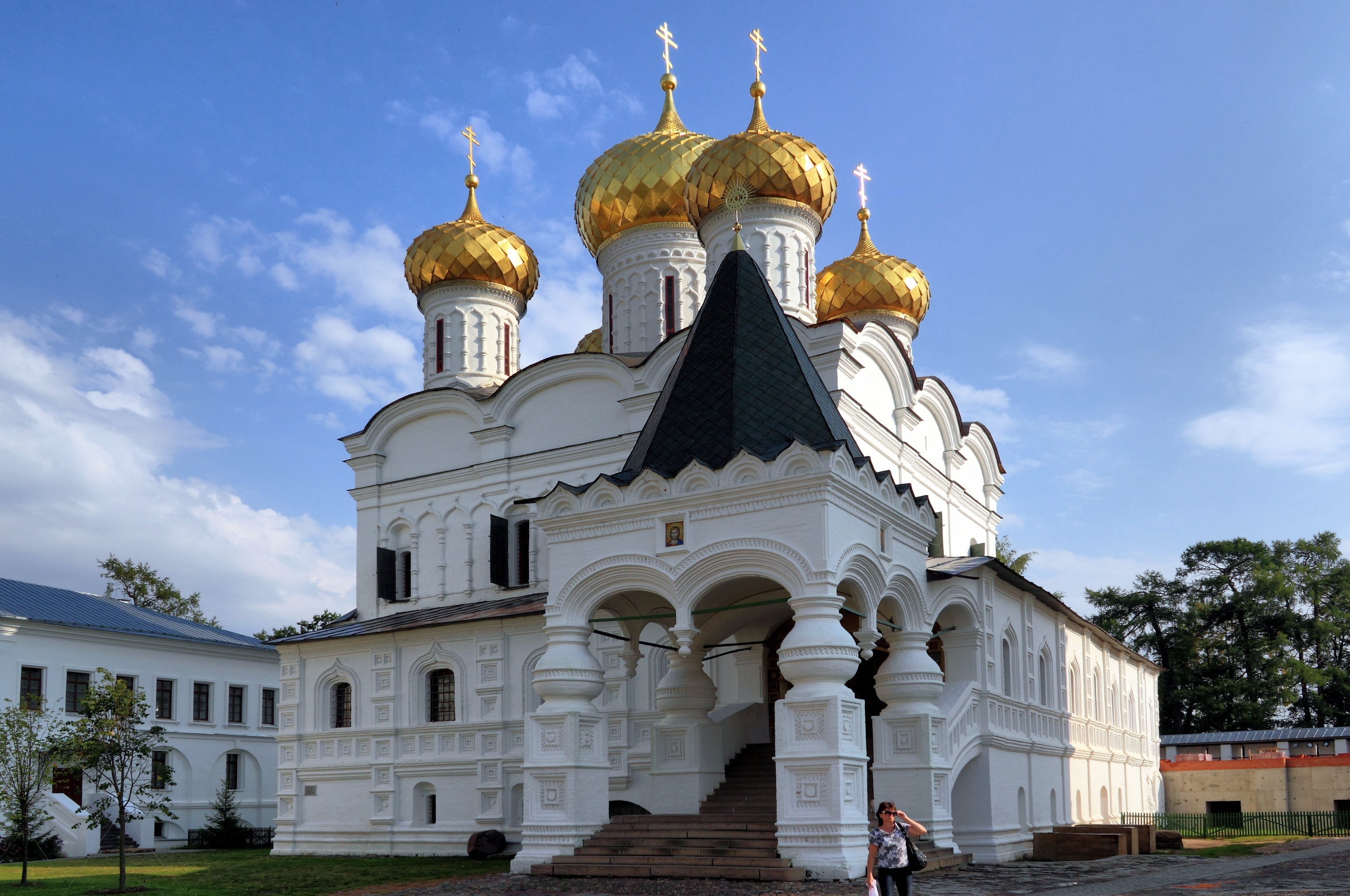 Ипатьевский монастырь. Кострома собор Ипатьевского монастыря. Свято-Троицкий Ипатьевский монастырь в Костроме. Троицкий собор Ипатьевского монастыря. Троицком соборе Ипатьевского монастыря в Костроме.