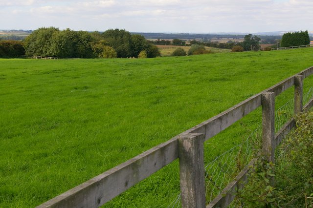 File:Looking North West from Rudstone Walk - geograph.org.uk - 235420.jpg