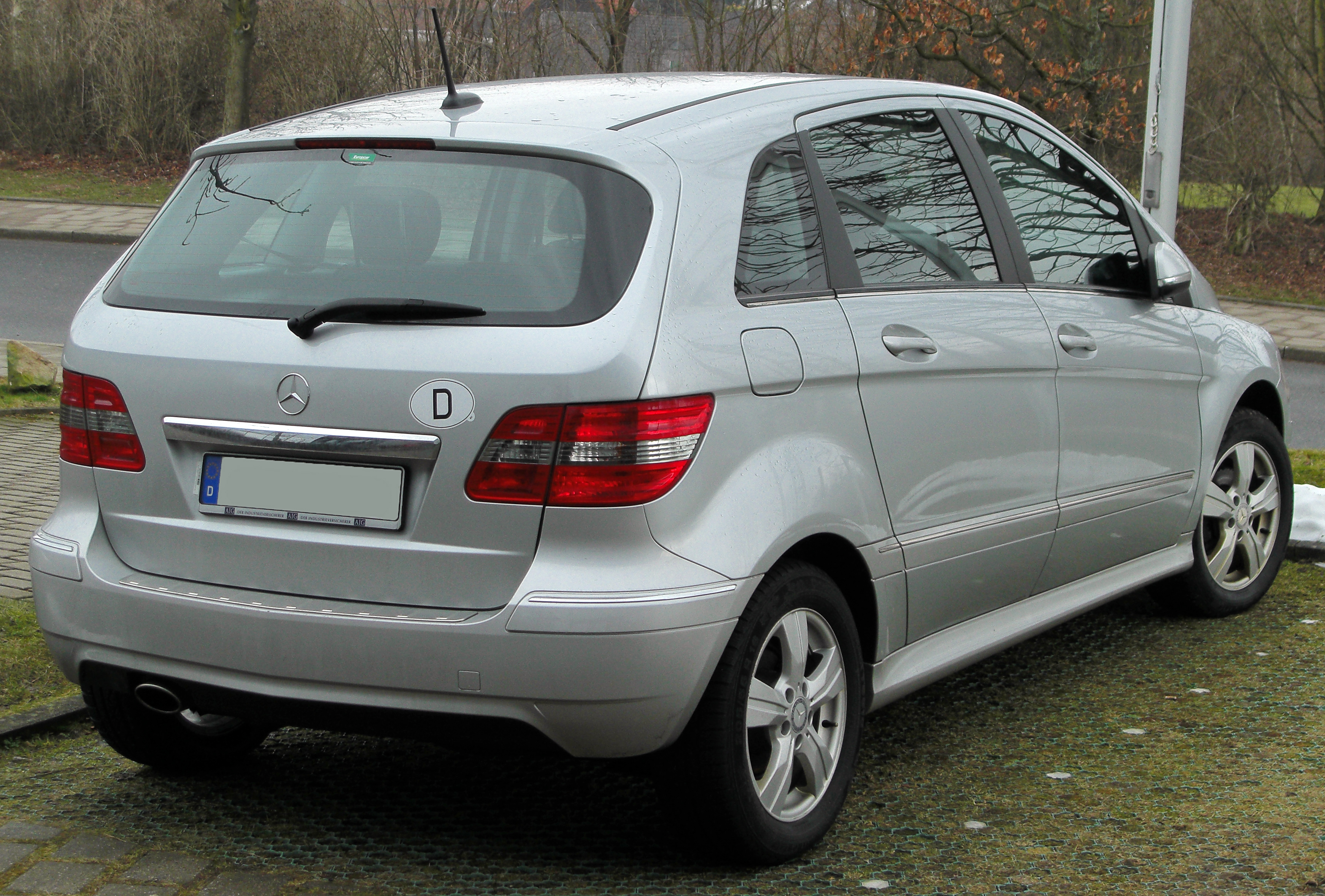 File:Mercedes B-Klasse Facelift rear 20100314.jpg ...