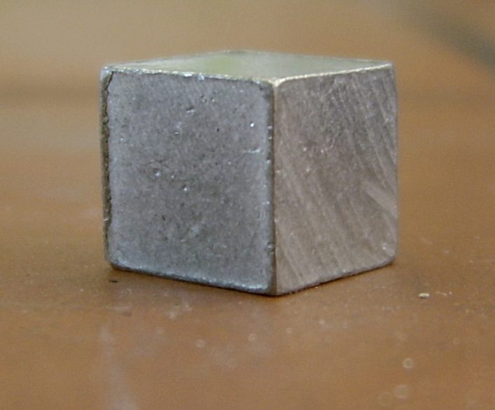 File:Metal cube aluminium.jpg