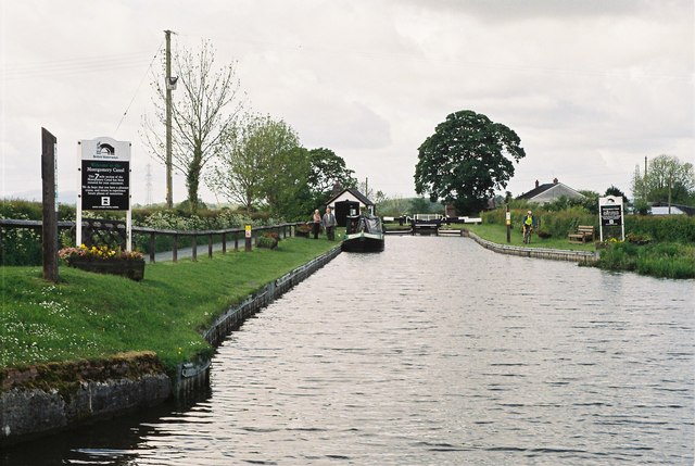 Montgomery Canal, Frankton Locks - geograph.org.uk - 130746