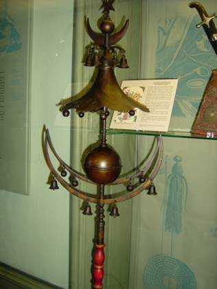 File:Osmanischer Schellenbaum.jpg