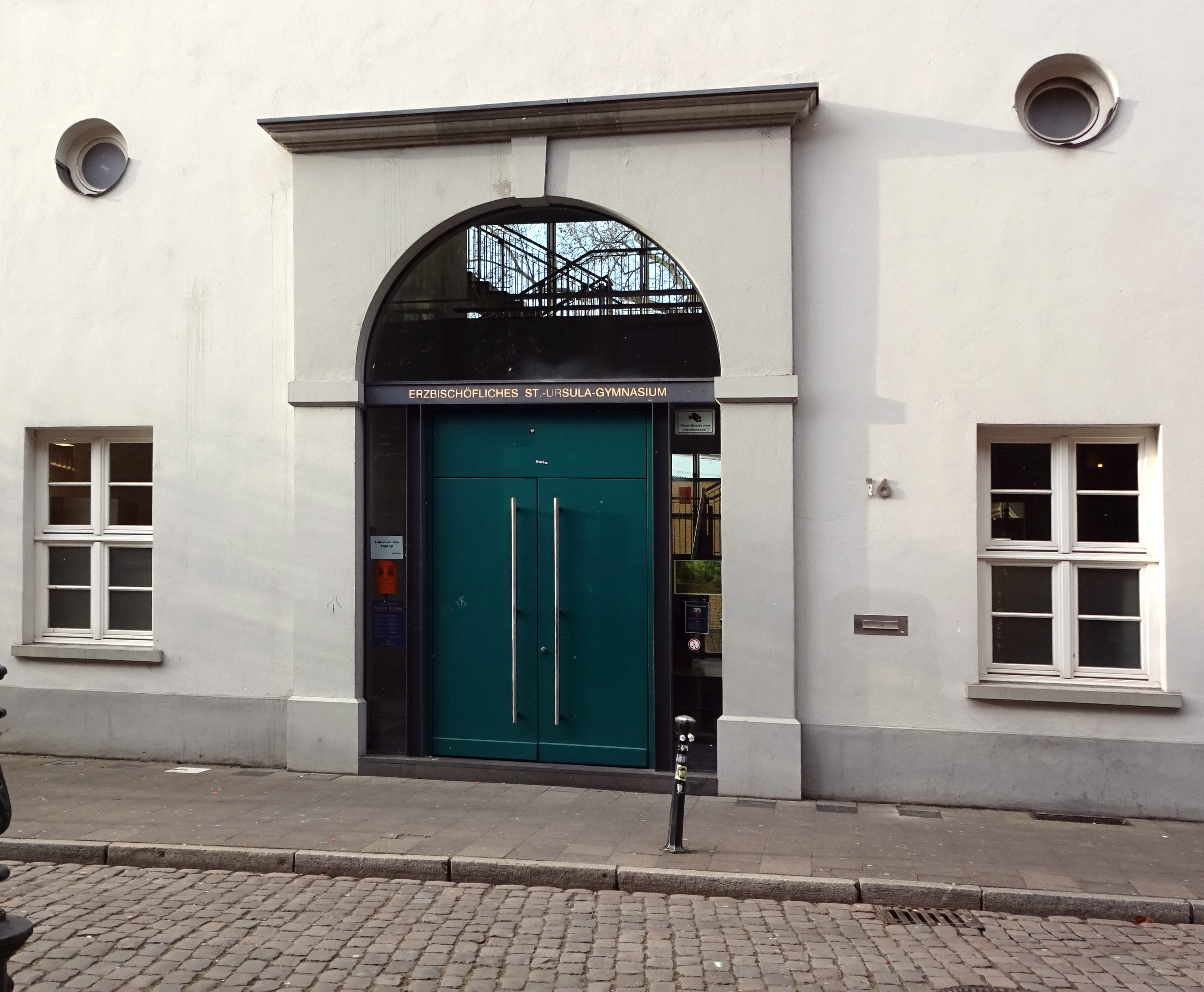 Ritterstraße 16, Portal St. Ursula-Gymnasium, Düsseldorf-Altstadt