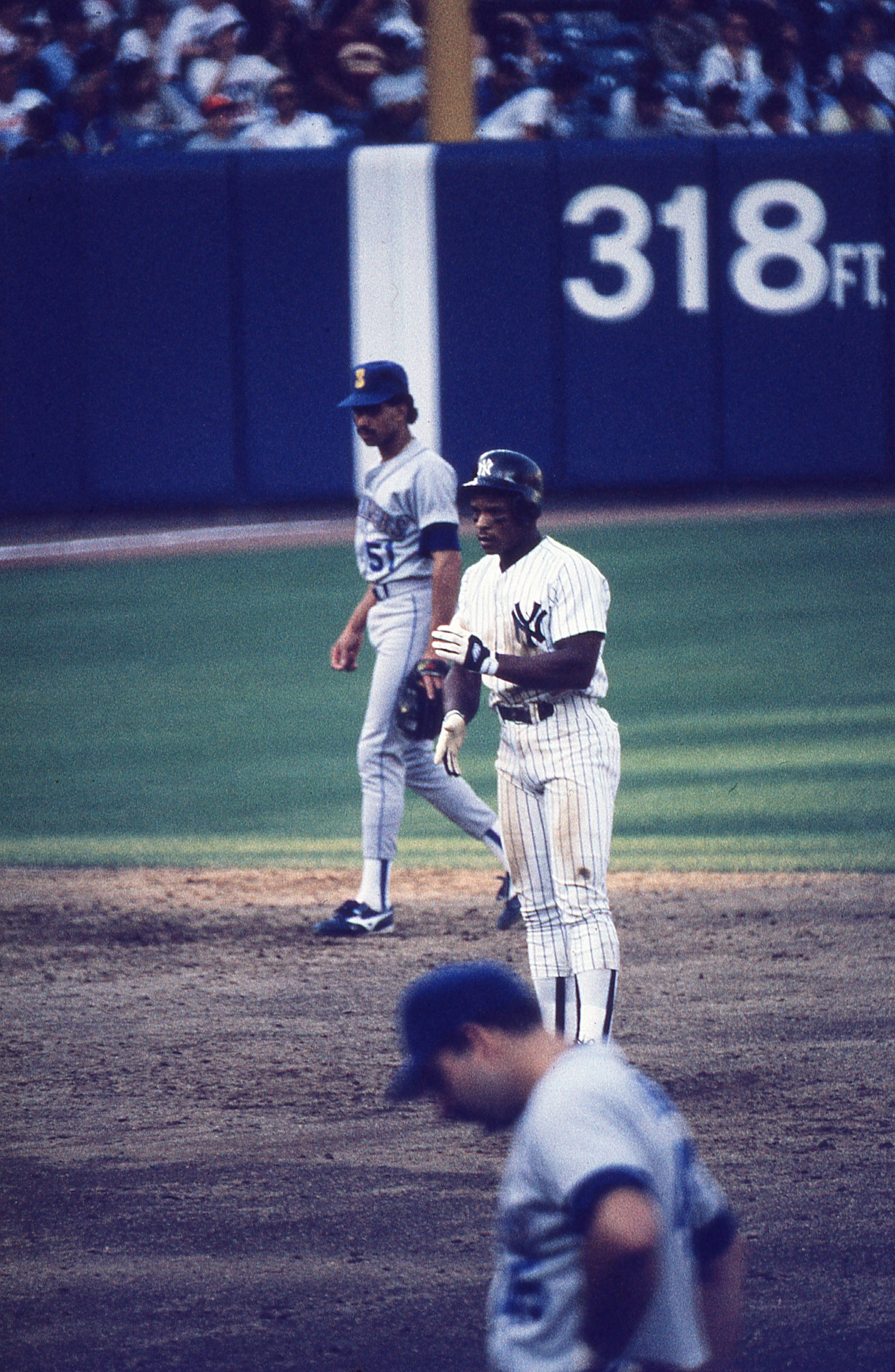 80s Baseball - 7/29/89 Rickey Henderson goes 0 for 0 with five stolen bases  and four runs scored in a game against the Mariners