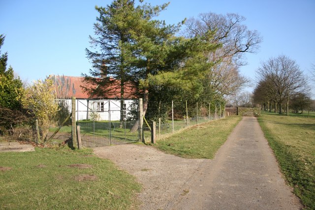 File:The Round House - geograph.org.uk - 694064.jpg
