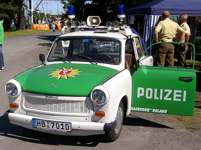 File:Trabant Polizeiversion.jpg