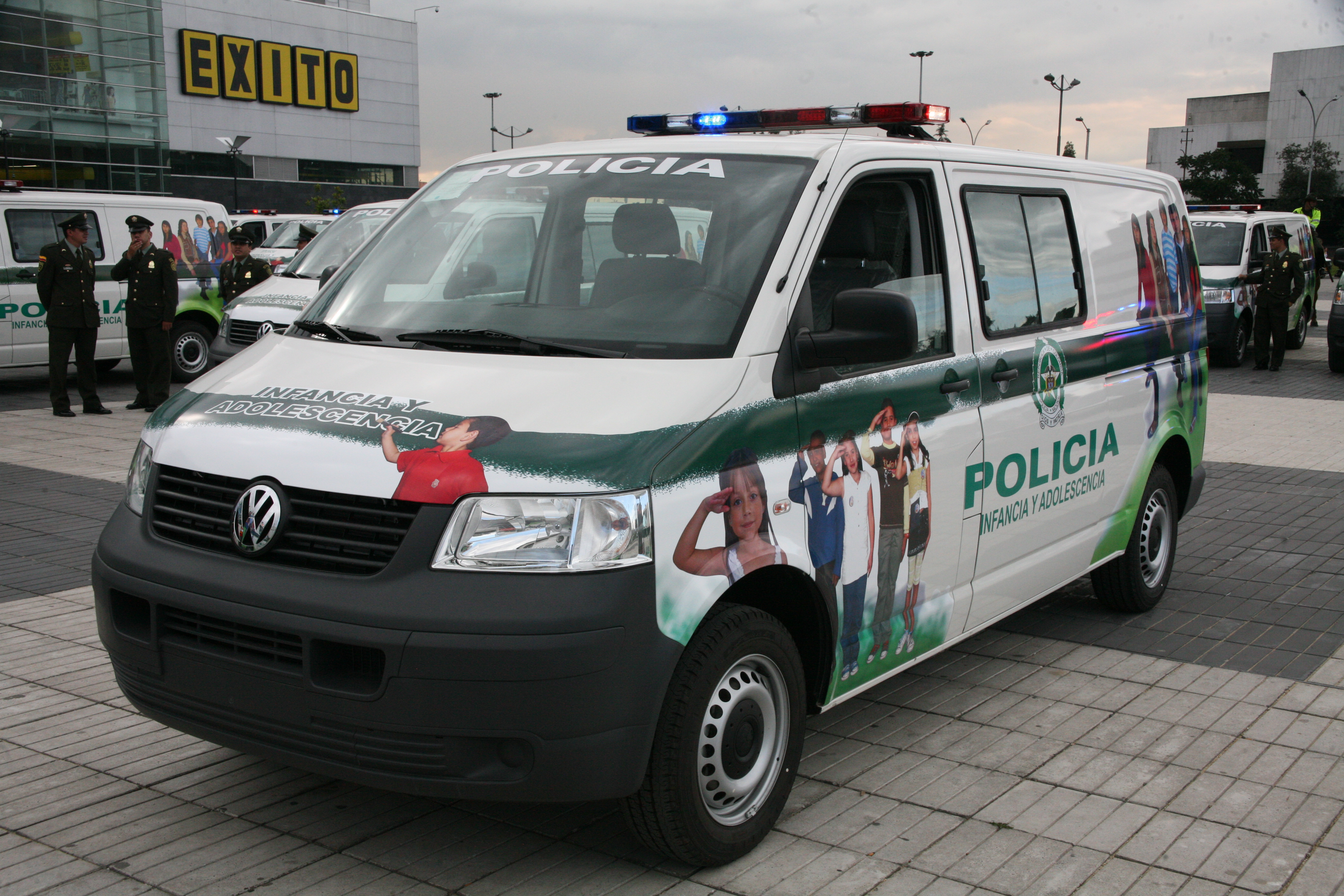 Policía Nacional de Colombia - Wikimedia Commons