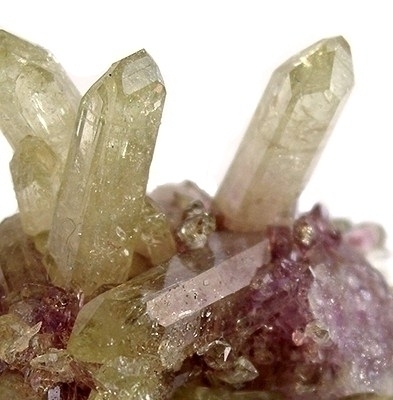 File:Vesuvianite-274934.jpg