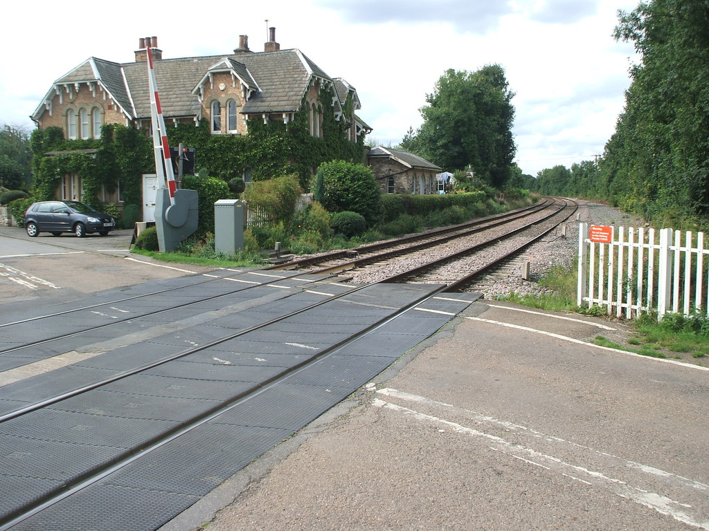 Womersley railway station