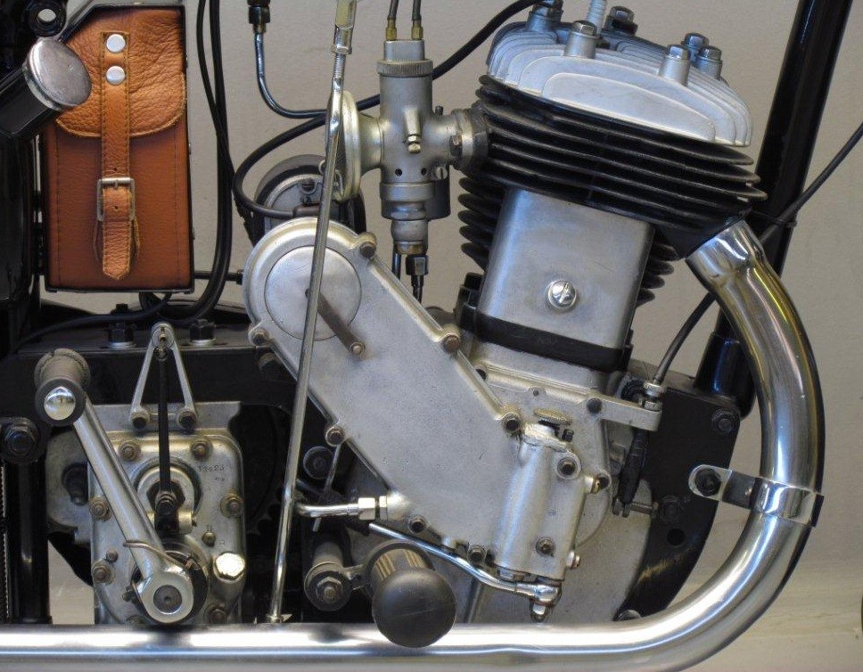 AJS v4