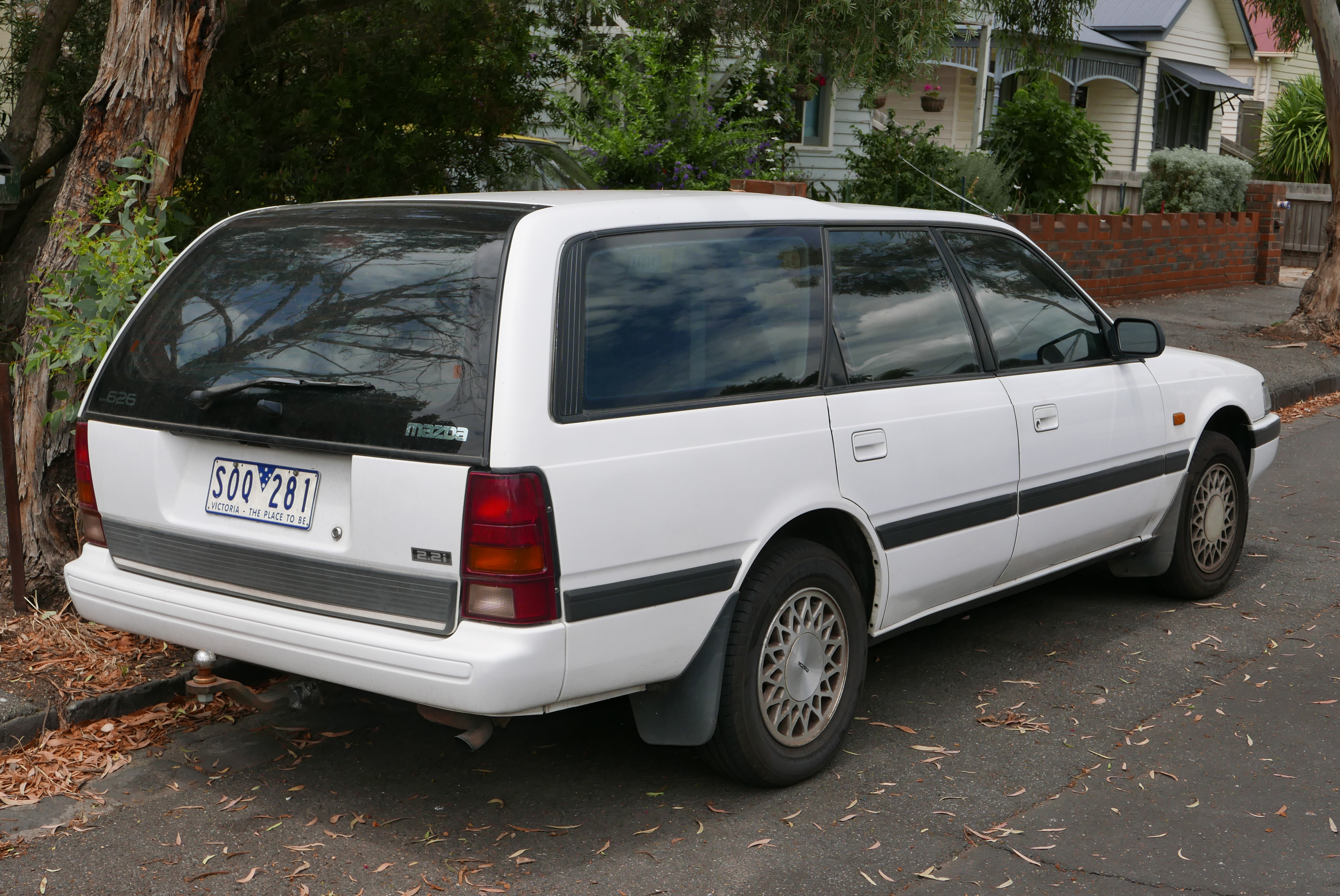 Aanstellen melodie Bekentenis File:1992 Mazda 626 (GV Series 2) 2.2i station wagon (2016-01-04) 02.jpg -  Wikimedia Commons