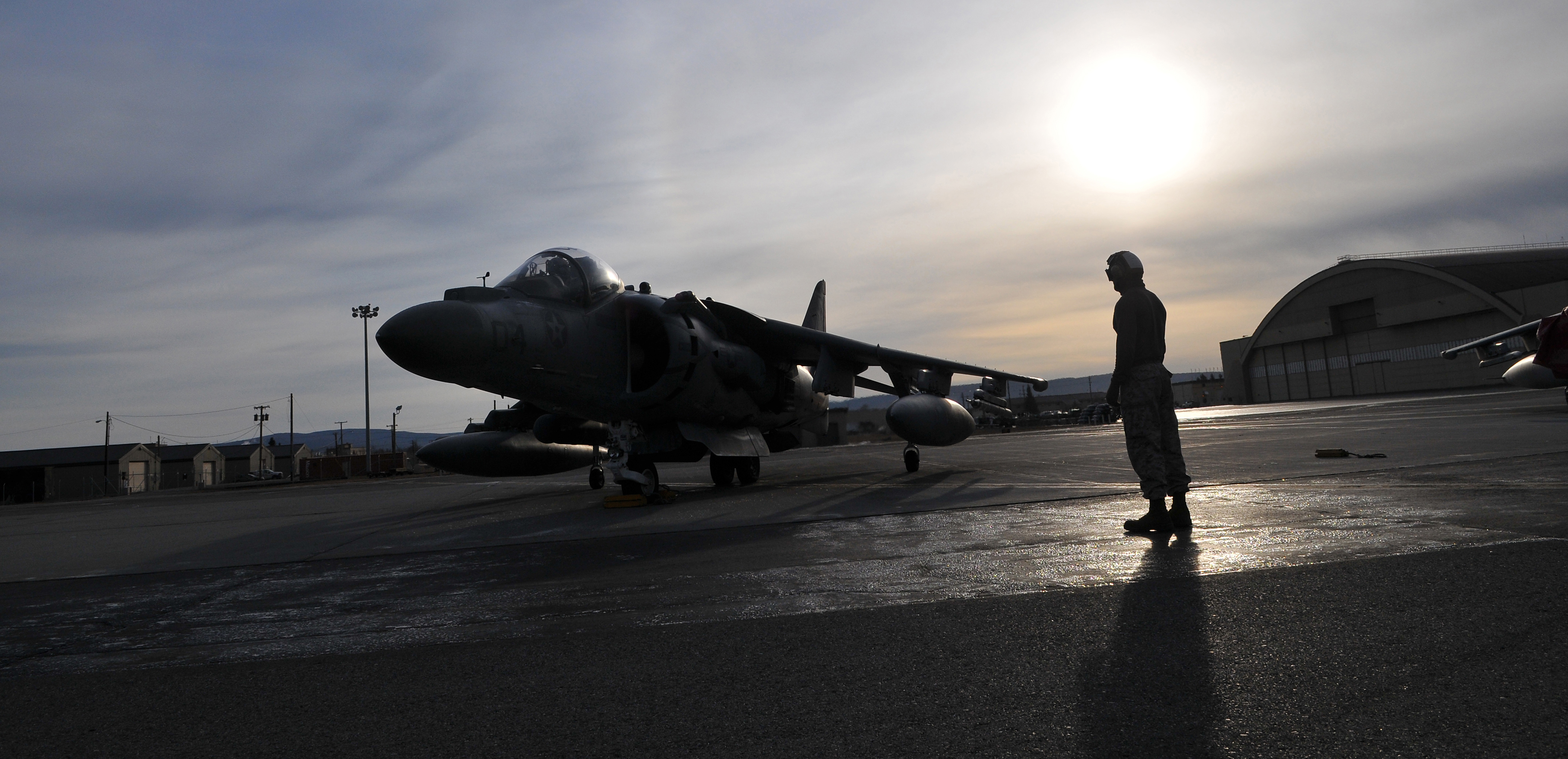 AV-8B Harrier ready for takeoff at Eielson Air Force Base 16 Apr 2010.jpg.