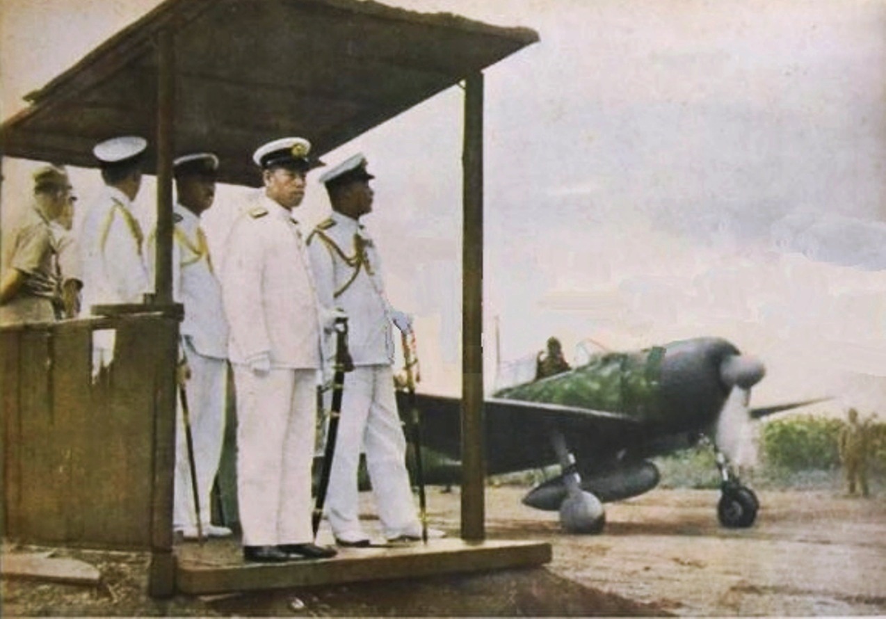 File:Admiral Yamamoto in Rabaul 1943.jpg - Wikimedia Commons