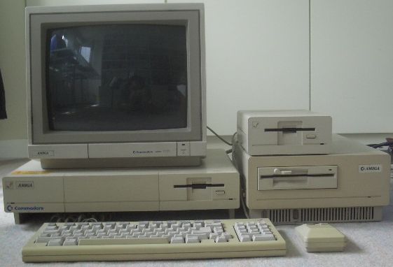 Archivo:Amiga1000.jpg