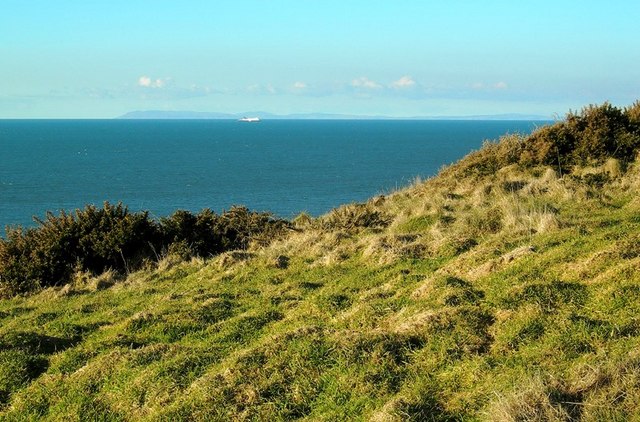 File:Approaching Slouchnawen Bay - geograph.org.uk - 1705662.jpg