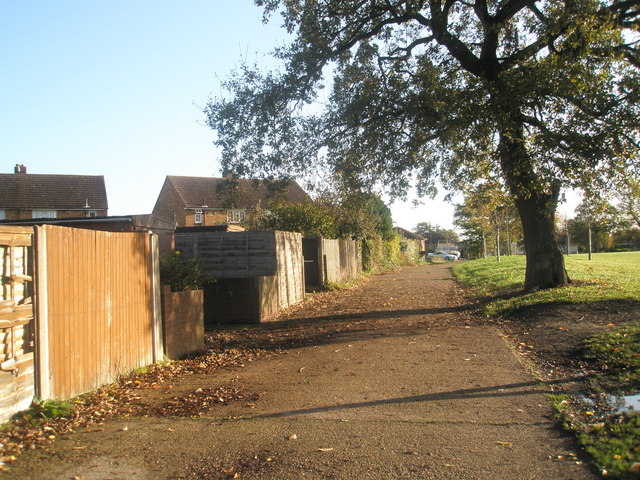 File:Autumn in Hooks Lane (4) - geograph.org.uk - 1571339.jpg