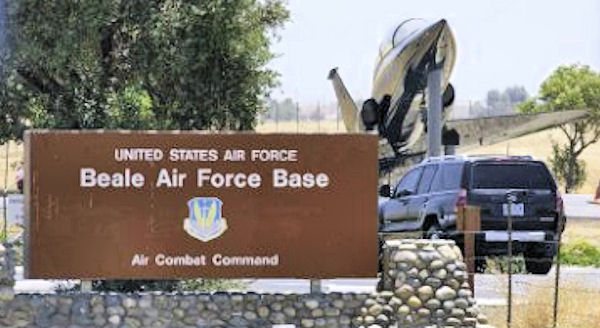 File:Beale-afb-main-gate-sign.jpg