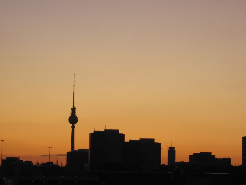 File:Berlin night 7.jpg