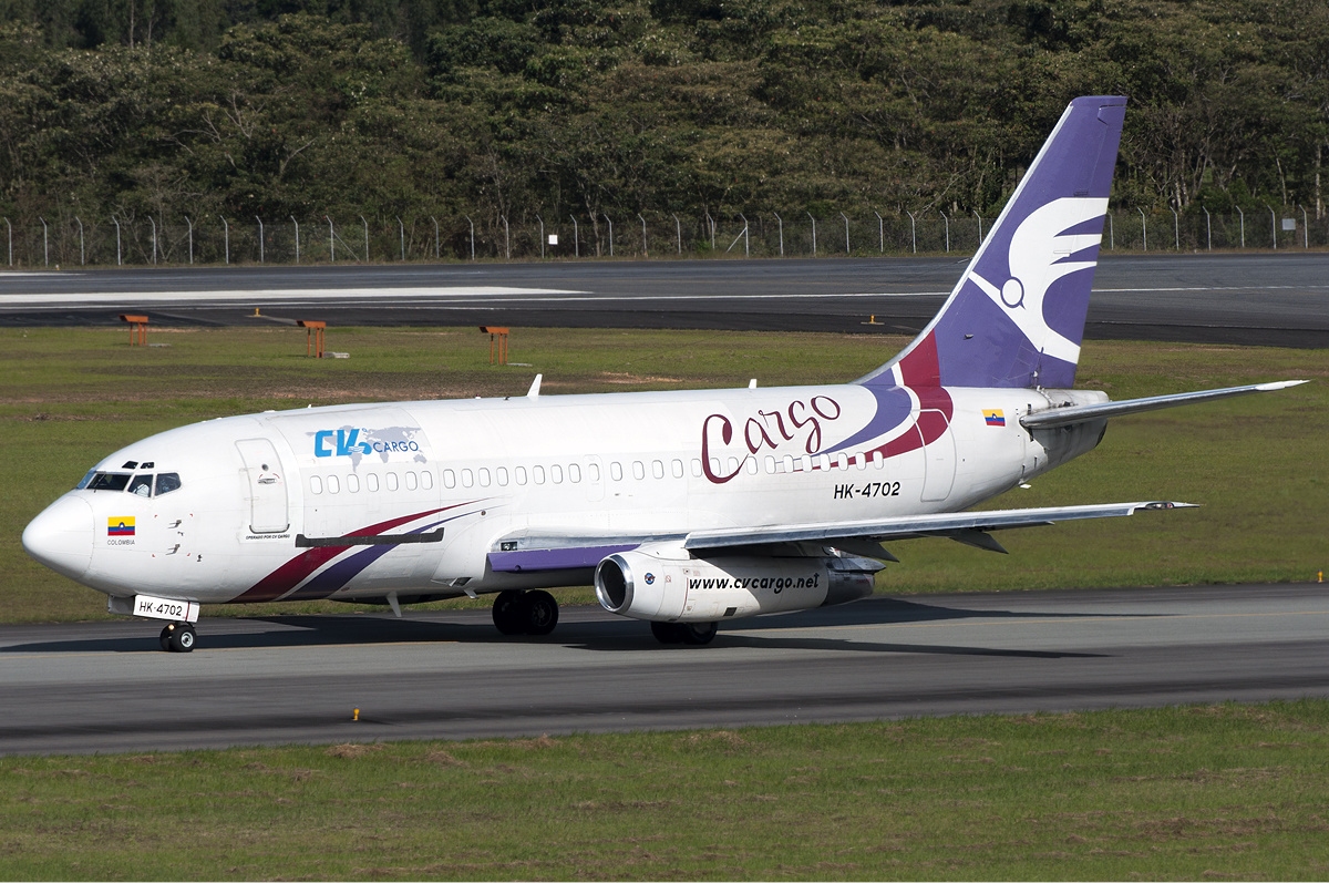 File:CV Cargo Boeing 737-200 Ramirez.jpg - Wikipedia