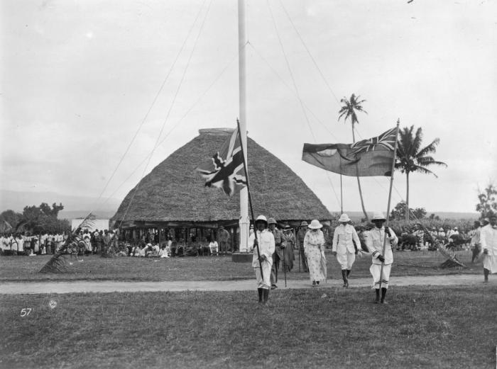 File:Colonel Robert Ward Tate, NZ Resident Commissioner of Western Samoa and retinue at Mulinu'u ca 1919-1923.jpg