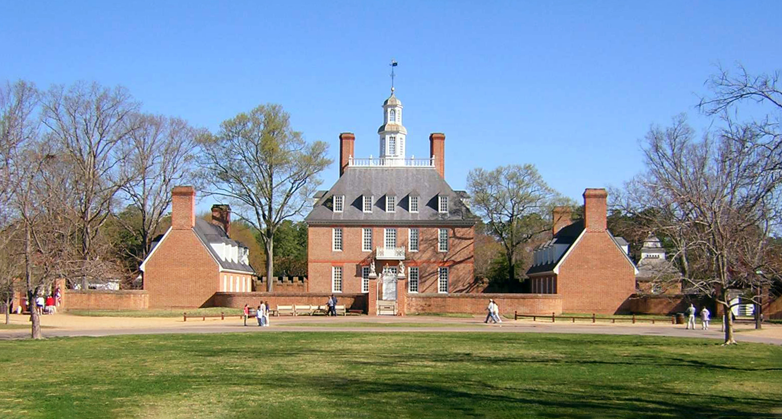 Colonial Williamsburg Governors Palace Front Dscn7232.jpg