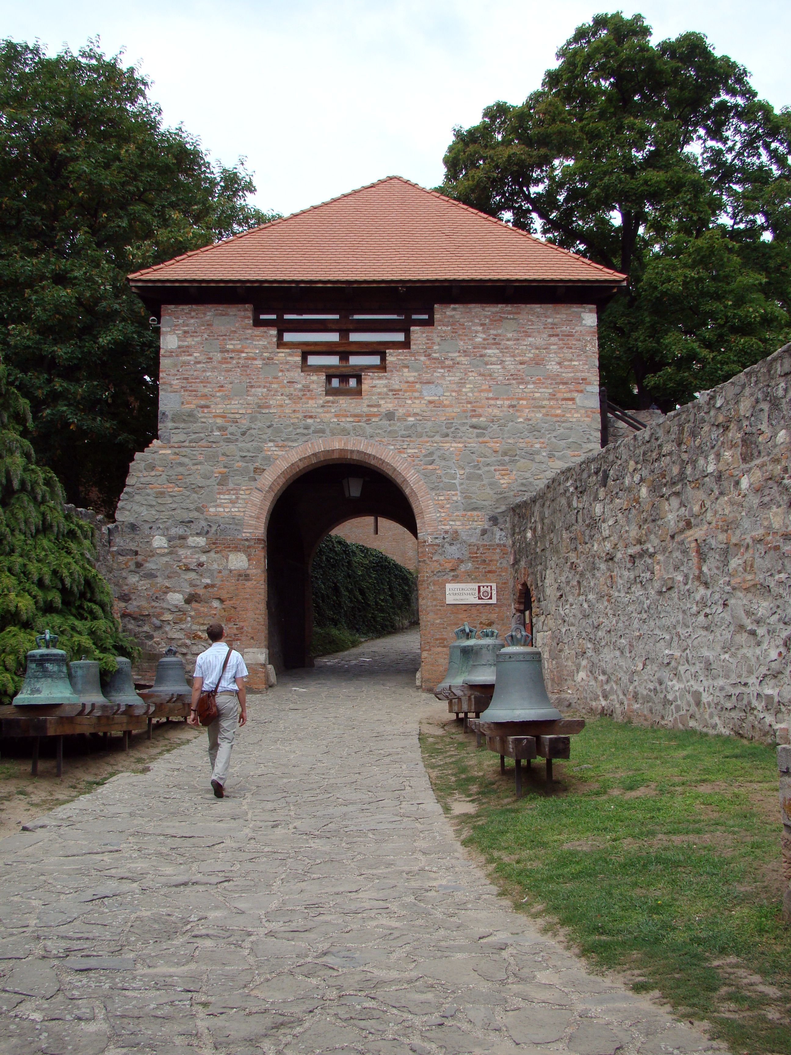 Бакоцу. Esztergom Castle. Эстергом питьевой источник. Капелла Бакоца. Бакоца в Эстергоме.