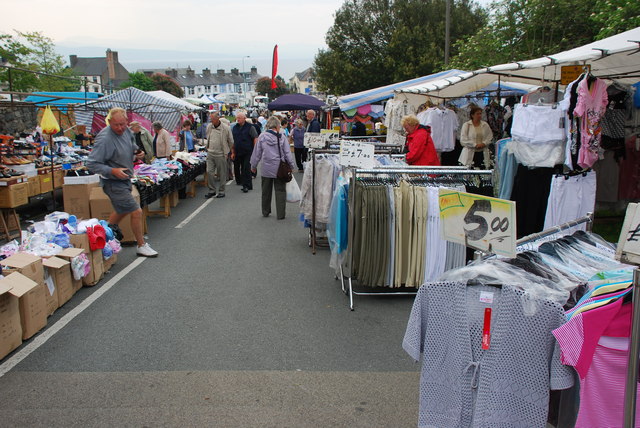 File:Ffair Cricieth - Criccieth Fair - geograph.org.uk - 813796.jpg