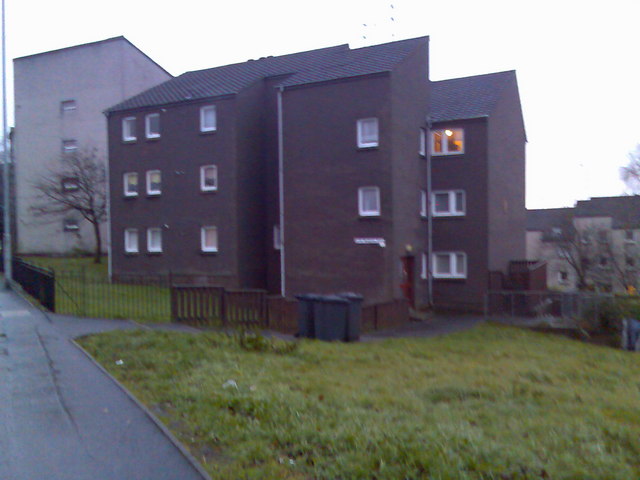 File:Flats on Montrose Street - geograph.org.uk - 621850.jpg