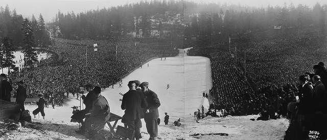 File:Holmenkollen 1930 crowd.jpg