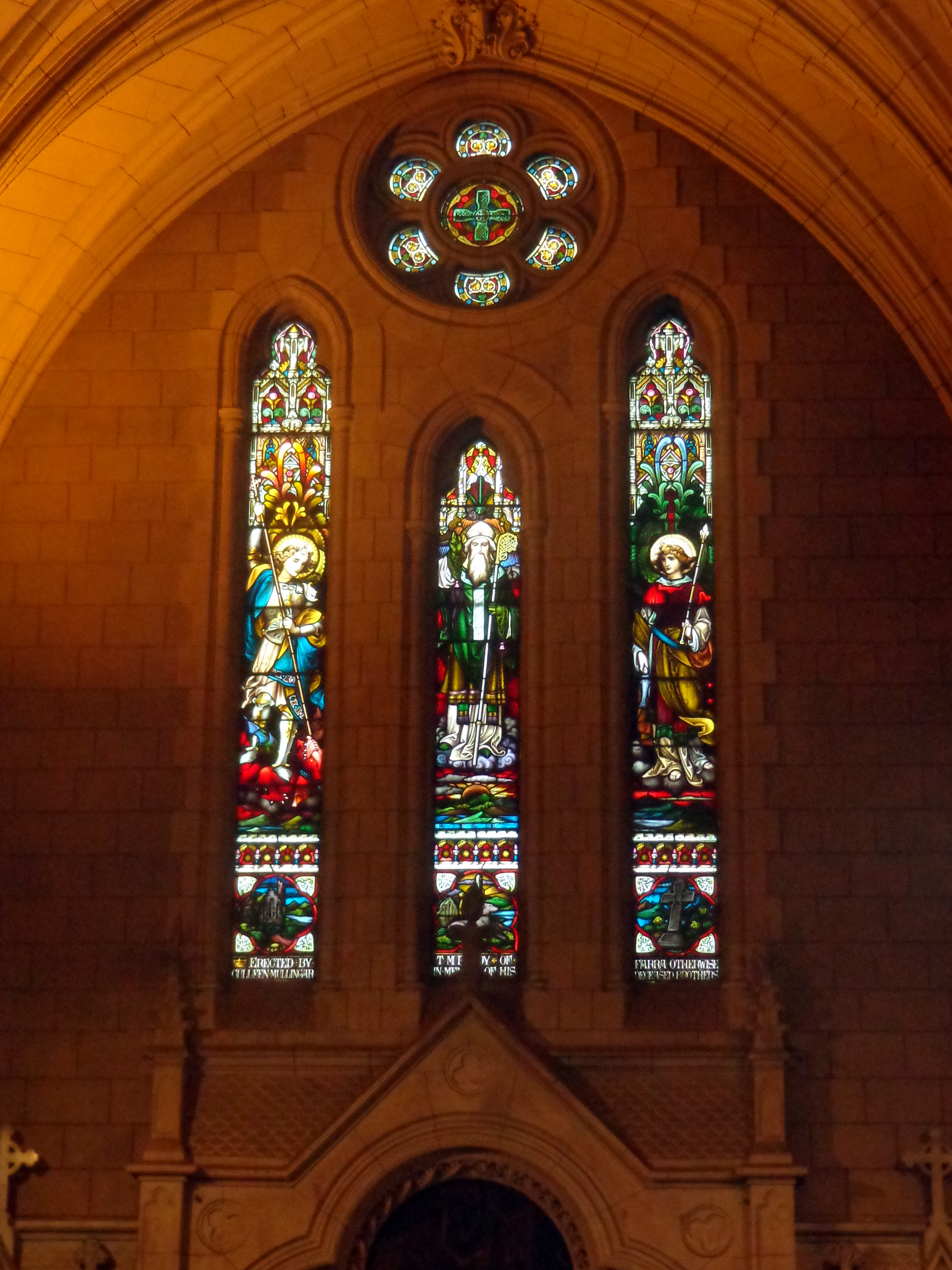 File:Iglesia Santa Cruz Pasionista Buenos Aires vitral  - Wikimedia  Commons