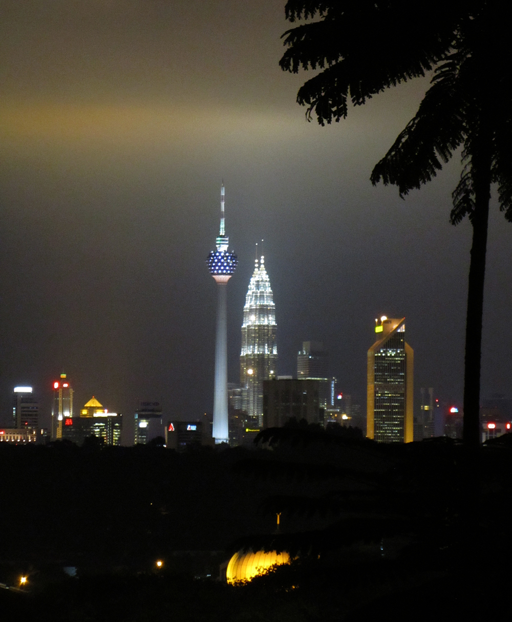 Куала-Лумпур ночью. Kuala Lumpur City Center.