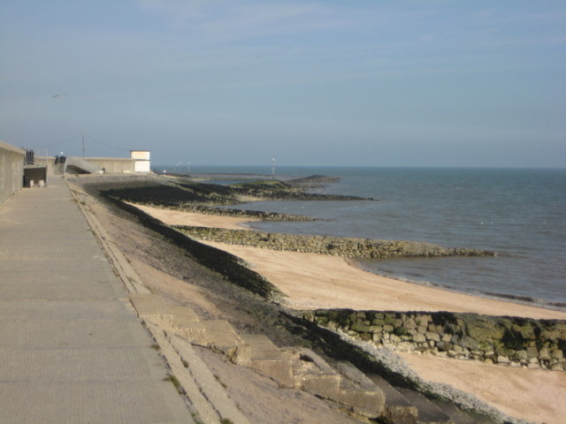 File:Labworth Beach Canvey Island - geograph.org.uk - 1212314.jpg