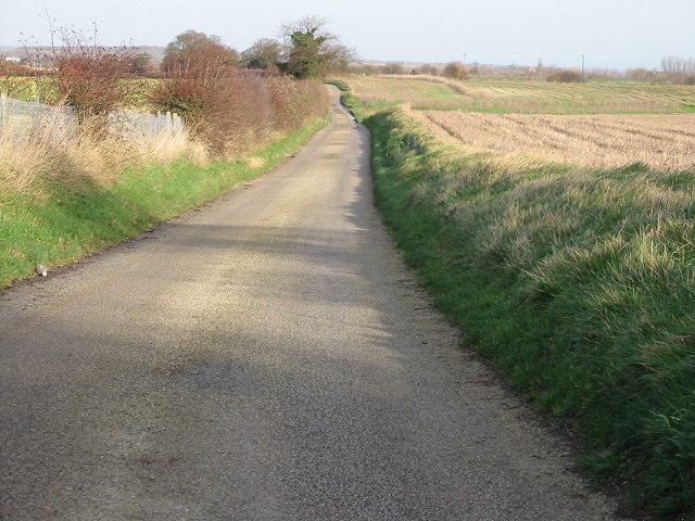 File:Lane along Brambling Downs. - geograph.org.uk - 311520.jpg