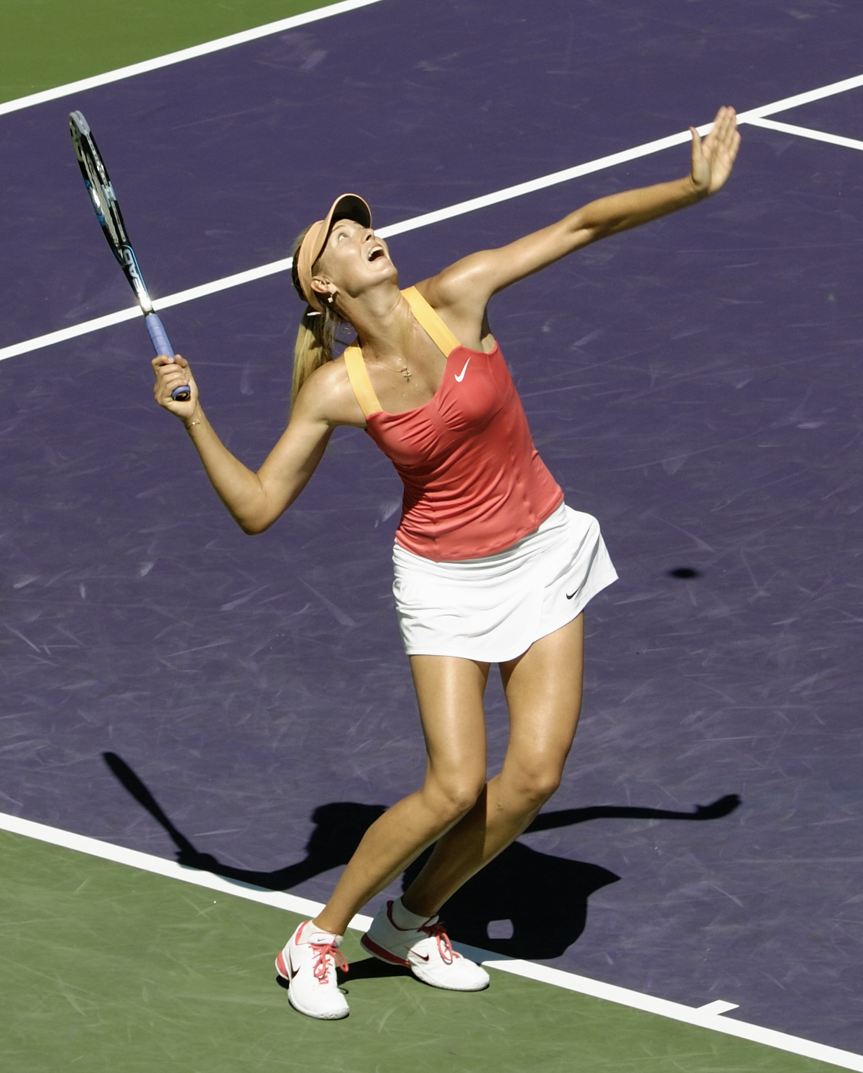 Maria Sharapova looms as a major threat at Roland Garros
