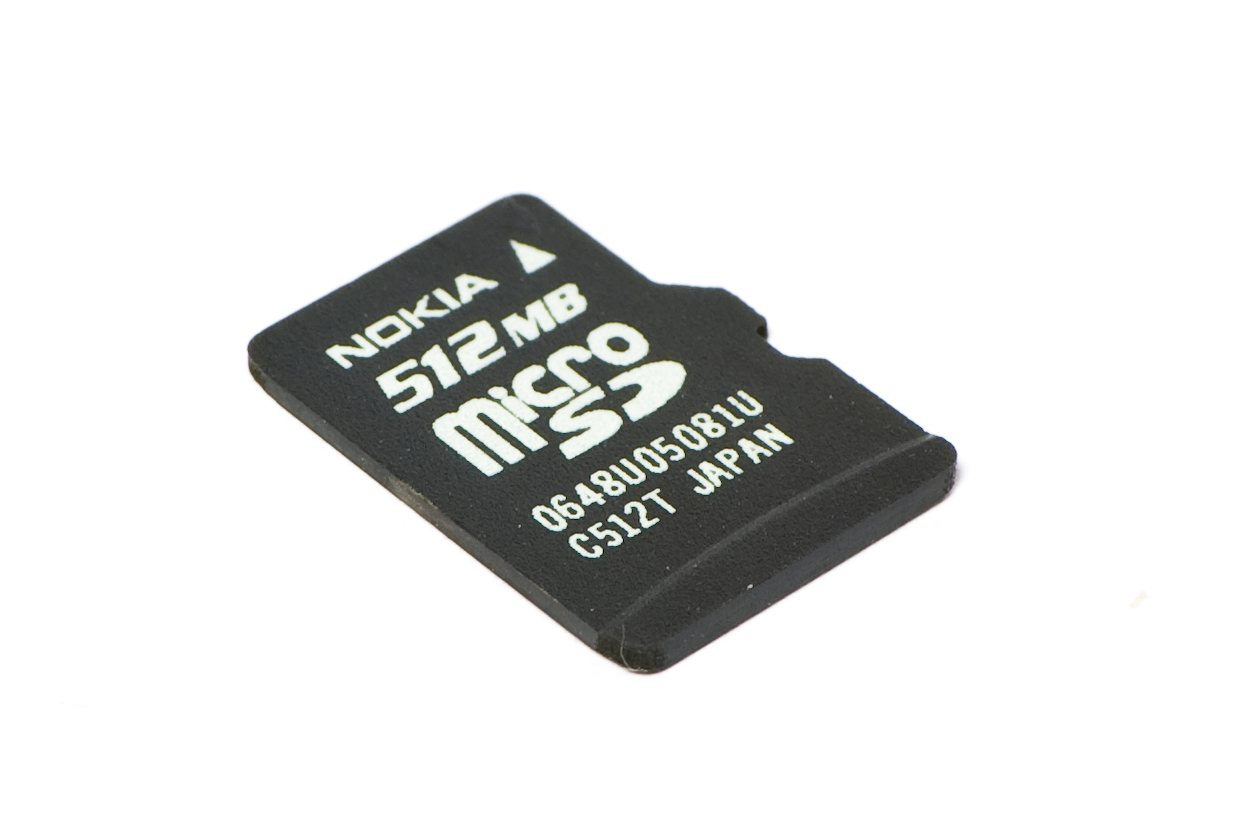 Микро сд 512. Карта памяти 512 для телефона. Мини СД карта. Nokia Mini SD переходник. Карта памяти для телефона 512гб цена.
