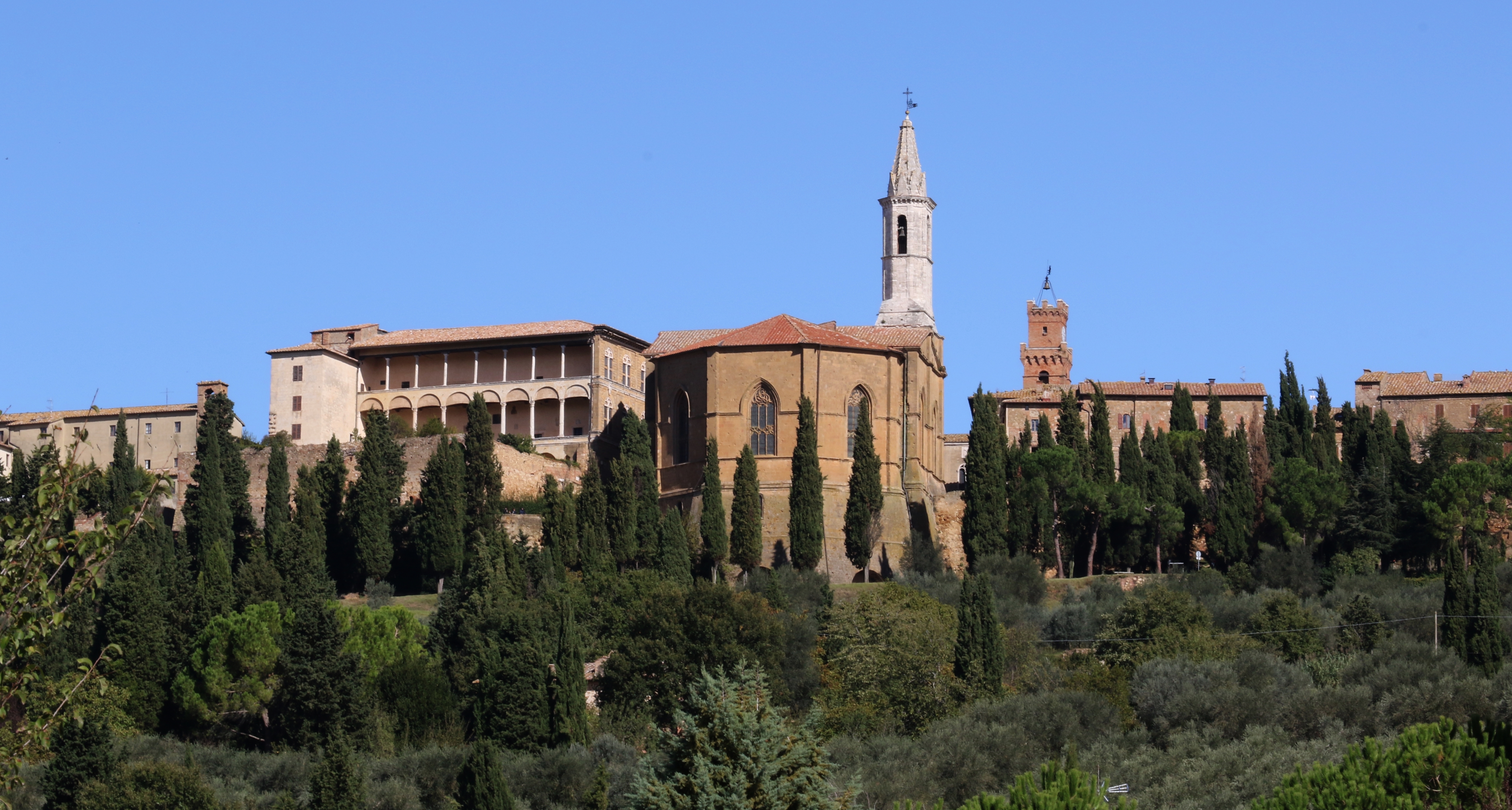 Pienza panorama.jpg