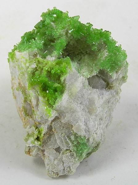 File:Pyromorphite-154703.jpg