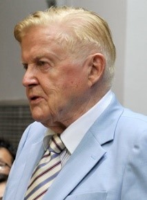 File:Robert Mundell 2013.jpg